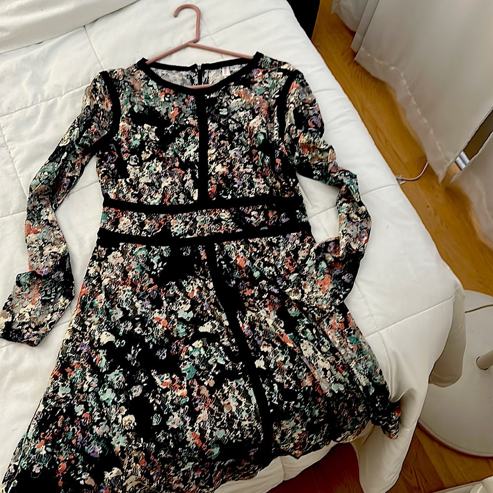 Beautiful lace floral dress.